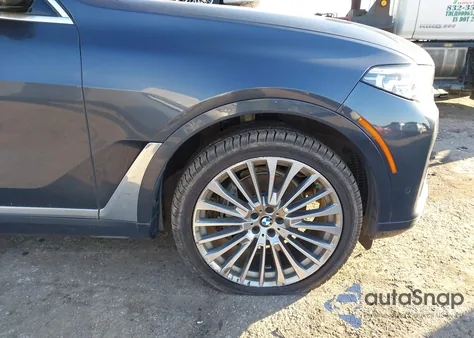 2019 BMW X7 xDrive40I z USA, uszkodzony, nr VIN 5UXCW2C52KLB43632